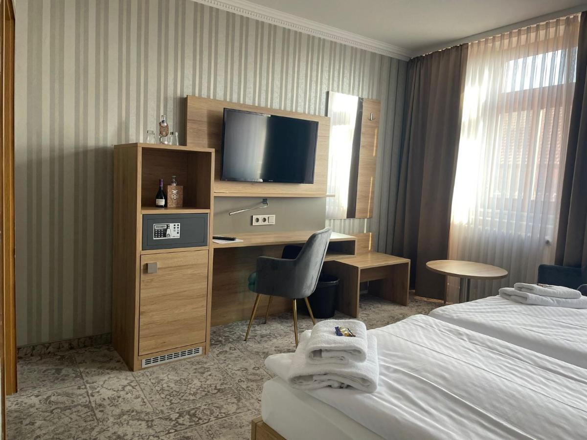 Hotel Schwarzer Adler Tangermuende Luaran gambar