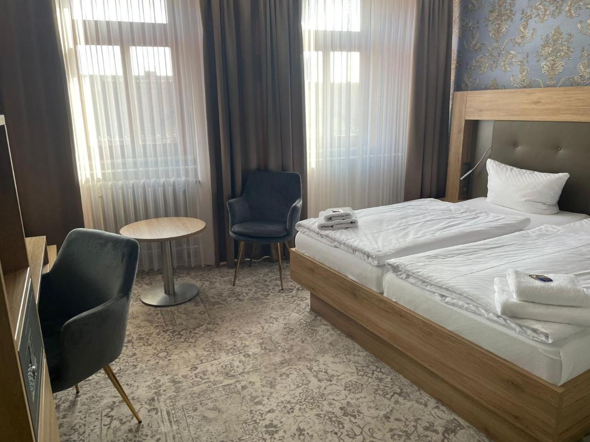 Hotel Schwarzer Adler Tangermuende Luaran gambar