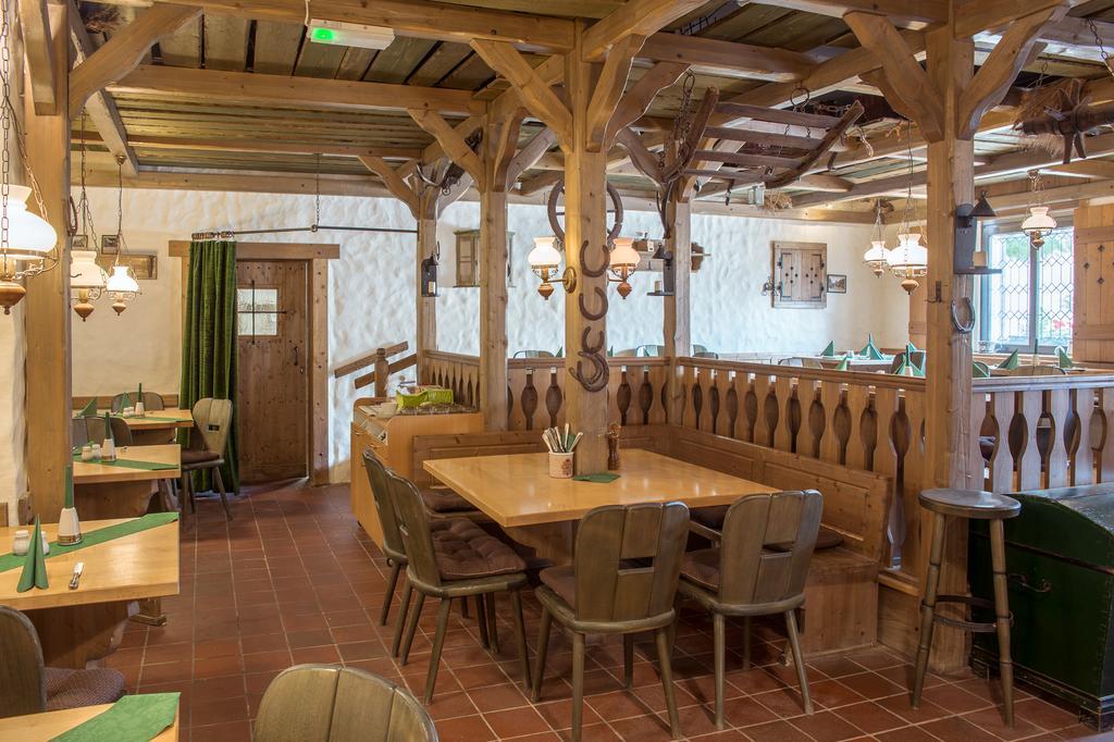 Hotel Schwarzer Adler Tangermuende Luaran gambar