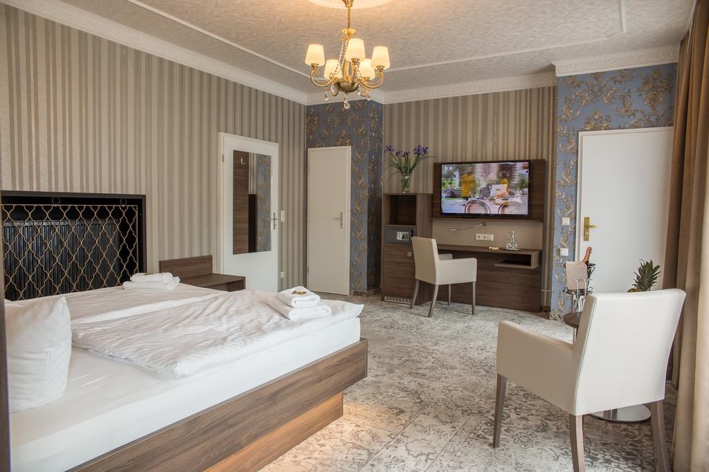 Hotel Schwarzer Adler Tangermuende Luaran gambar
