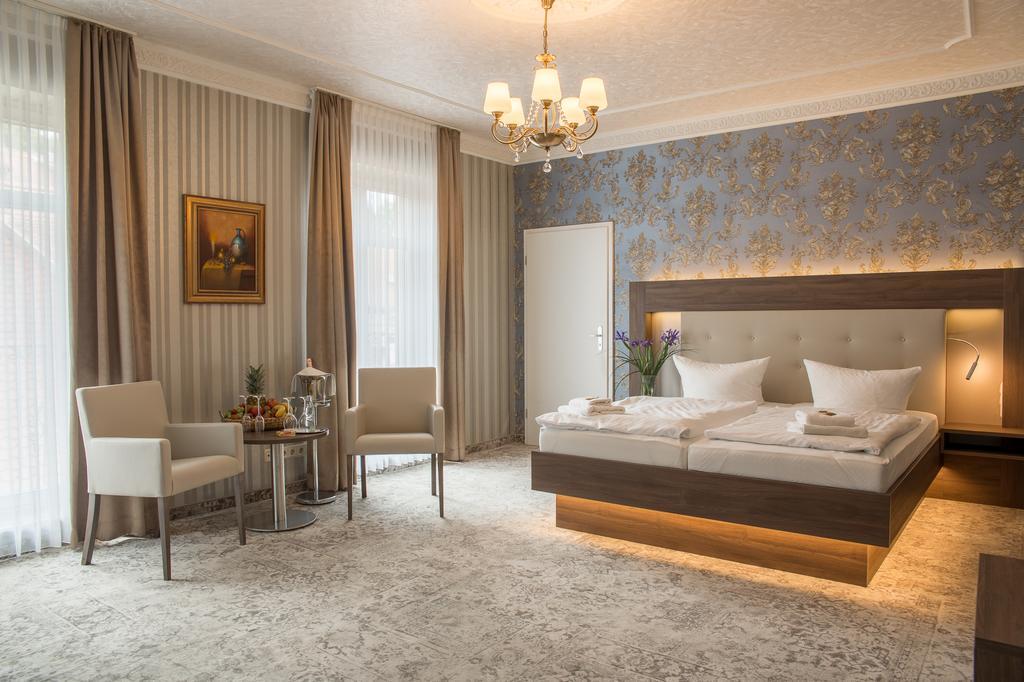 Hotel Schwarzer Adler Tangermuende Luaran gambar
