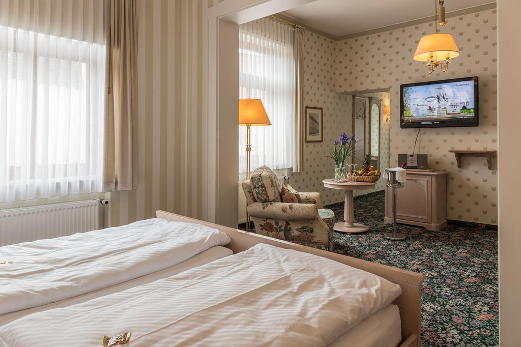 Hotel Schwarzer Adler Tangermuende Luaran gambar