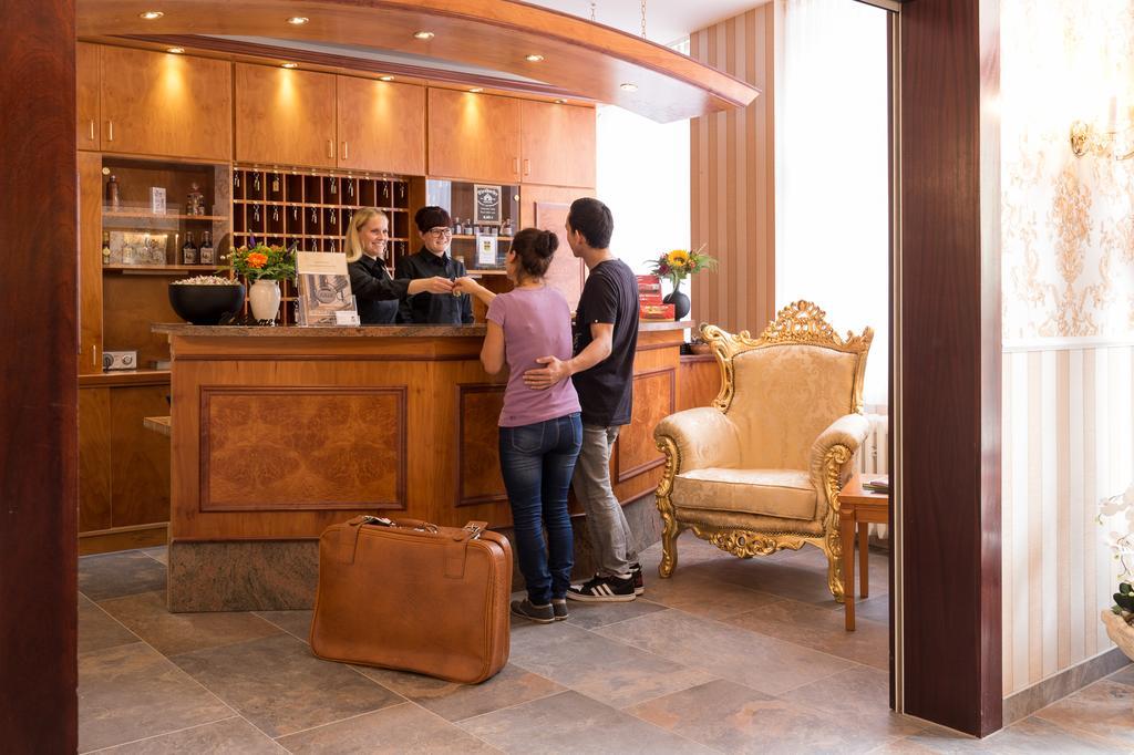 Hotel Schwarzer Adler Tangermuende Luaran gambar