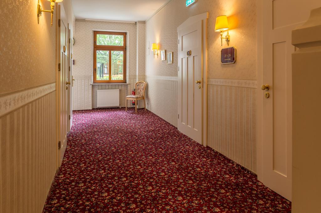 Hotel Schwarzer Adler Tangermuende Luaran gambar